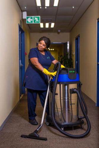 Hygienic Touch Cleaning Hygiene and Garden Services - _PW17734