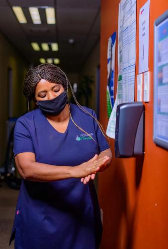 Hygienic Touch Cleaning Hygiene and Garden Services - _PW17968